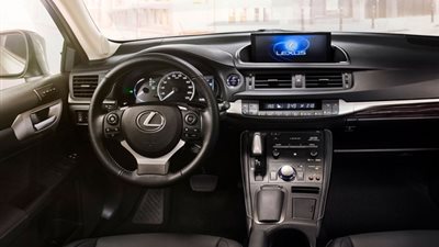 جمارك السيارة «لكزس Ct 200h» الواردة من الكويت