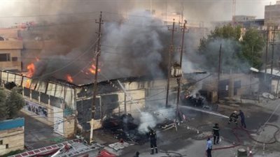 حريق يلتهم ٣ محلات تجارية بوسط العريش