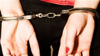 سيدة تشعل النيران في جسد شاب بالشرقية