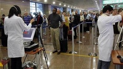 عزل معتمر للاشتباه في إصابته بفيروس كورونا في مطار القاهرة