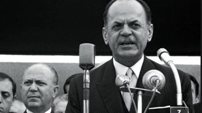 نهاية طاغية اليونان.. انقلاب عسكري يطيح بـ«بابادوبولوس» بعد حكم 8 سنوات.. «الديكتاتور» قيد الحريات وأطلق حملات الاعتقال.. حوكم بتهمة الخيانة العظمى.. والمحكمة خففت الحكم من الإعدام