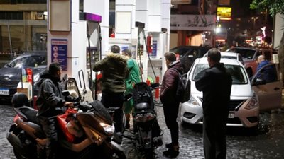 لبنان يمدد مهلة التقديم لمناقصة استيراد البنزين لمدة أسبوع