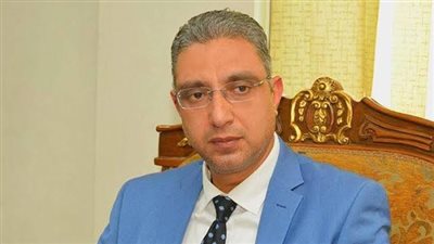 محافظ الفيوم ووزير الزراعة يتفقدان المشروع القومي للبيض الخالي من المسببات المرضية