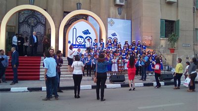 الأطفال تستقبل ضيوف مئوية مدارس الأحد بالترانيم (صور)