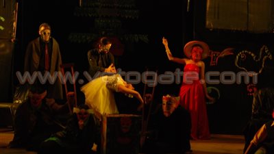 بالصور.. مسرح الحكمة يقدم «أقنعة الملائكة» بساقية الصاوي