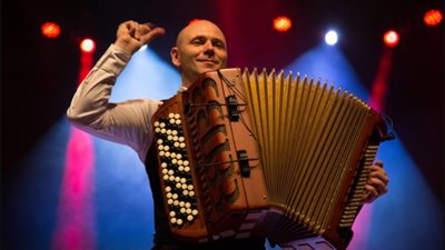 مارسين فيروستيك يعزف على الأوكورديون بمسرح الأوبرا.. غدًا