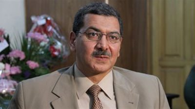 وفد من الصحفيين يصل دار القضاء العالي للتضامن مع ممدوح الولى بـ