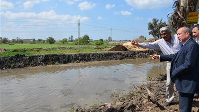محافظ دمياط يتابع تطهير الترعة الشرقاوية