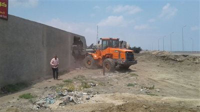 إزالة تعديات على 12 ألفا و500 متر مربع من أملاك الدولة بدمياط (صور)