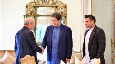 رئيس وزراء باكستان: ساويرس أحد أهم رواد الأعمال في العالم