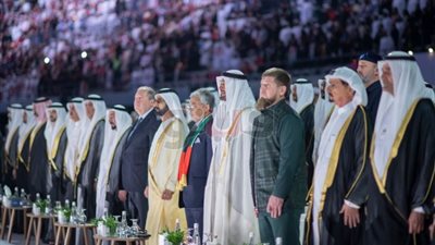 حشود غفيرة تشارك في احتفال اليوم الوطني الـ48 للإمارات (صور)