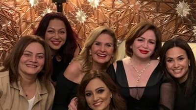 بشرى تنشر صورة مع يسرا وإلهام شاهين وهند صبري: أحلى لمة ستات