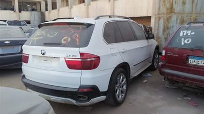 تفاصيل جلسة جمارك مطار القاهرة لبيع 51 سيارة في مزاد علني.. شراء كراسة الشروط ودفع 10 آلاف تأمين.. استمرار المعاينة حتى عقد المزاد.. سداد 30% من ثمن السيارة المباعة وإتمام إجراءات الترخيص