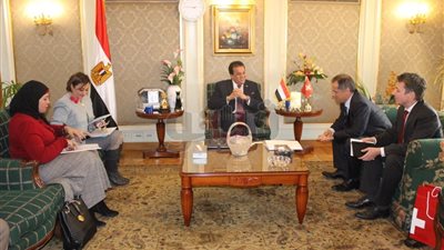 وزير التعليم العالي يبحث سبل التعاون مع السفير السويسري بالقاهرة (صور)