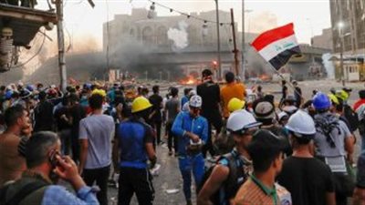 محتجون يغلقون 3 جسور رئيسة في ذي قار العراقية