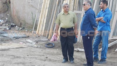بالصور.. رئيس دسوق يتابع عمل «لودر رفع الأتربة» ومحطة مياه الكشلة