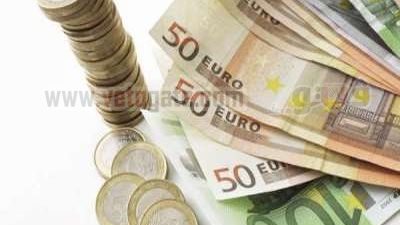 قرشان انخفاضا لليورو واستقرار الدولار