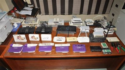 ضبط 276 جهاز استقبال مزودا بتطبيقات لفك شفرات القنوات الفضائية