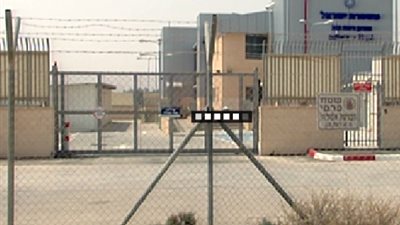 بالفيديو.. شكوك حول بناء الاحتلال مركز تجسس على الحدود المصرية