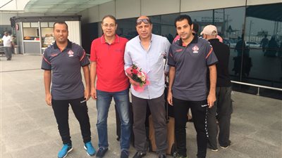 علاء نبيل يصل إلى الإمارات قبل تكريمه بالشارقة