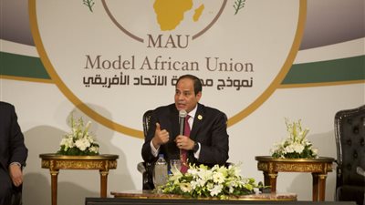 «اسأل الرئيس» قناة تواصل جديدة بين الاتحادية والشعب.. السيسي: الحوار طريق مواجهة التحديات.. تذكرة المترو وغلاء المعيشة «أبرز الأسئلة».. مرتبات الوزراء والارتقاء بالصحة والتعليم وتن