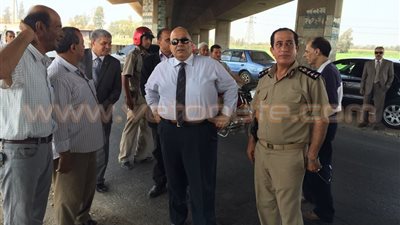 بالفيديو والصور.. محافظ الدقهلية يتفقد أعمال الصيانة بكوبري المنيل