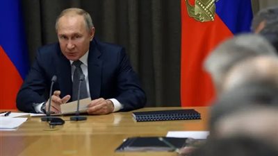 بوتين فوق الجميع.. قانون روسي جديد يصنف الصحفيين بين شرفاء وعملاء