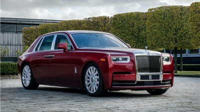رولز رويس تطرح سيارتها فانتوم في مزاد علني (صور)