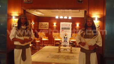 بالفيديو والصور.. «مطار القاهرة» يستقبل وفود حفل القناة بالزي الفرعوني