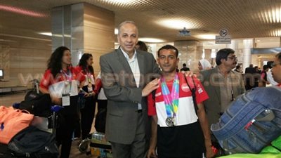 محافظ الوادي يستقبل بطل العالم في الأولمبياد الخاص بلوس أنجلوس