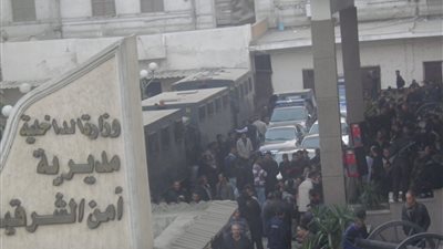 «أمن الشرقية» يتمكن من فتح طريق «بلبيس - الزقازيق»