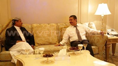 بالصور.. بحاح يلتقي بقيادة عسكرية وسياسية من الحراك الجنوبي بالإمارات