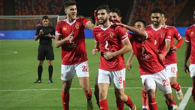 75 دقيقة.. الأهلي يتقدم بثنائية أزارو والشيخ على بنى سويف