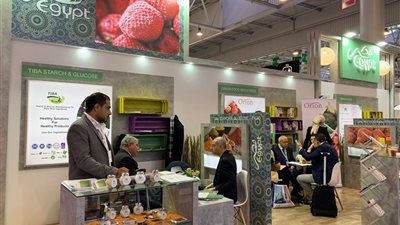 إقبال كبير على الجناح المصري بمعرض الحرف اليدوية في إيطاليا (صور)