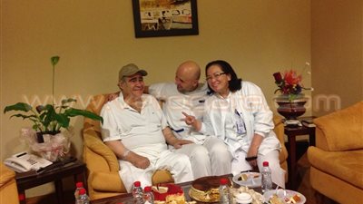 بالصور.. أسرة «سيد زيان» تحتفل بعيد ميلاده الـ 71 بالرياض