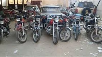 ضبط عصابة سرقة الدراجات النارية وإعادة بيعها في سوهاج