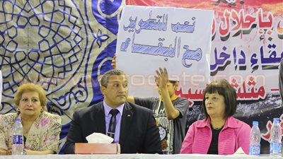 أهالي «مثلث ماسبيرو» يرفضون «التهجير».. الأهالي: «بولاق وطنا ومش هنمشى».. وزيرة التطوير الحضارى: «متخافوش والله ما حد هيمشى».. ونائب محافظ القاهرة: تطويره وفقًا