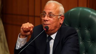 محافظ بورسعيد يعلن عن توفير 2000 وظيفة براتب 2400 جنيه شهريا