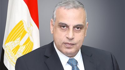 محافظ سوهاج يعتمد علاوة الحد الأدنى للعاملين على حساب الصناديق الخاصة