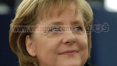 ميركل : نؤيد بقاء اليونان داخل منطقة اليورو