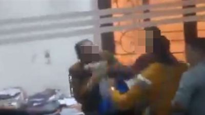 مواطن يتهم موظفا بالغربية بضربه.. ومدير الشئون الاجتماعية: نحقق بالواقعة