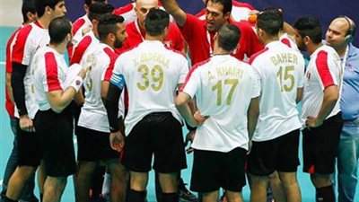 نائب رئيس اتحاد «اليد» يستقبل بعثة منتخب الشباب في المطار