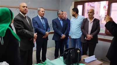 ١٢صورة ترصد تطهير مدرسة واقعة القطة بعد إصابة ٨٦ طالبة