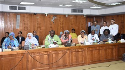 التنمية المحلية تحتفل بتدريب 30 أفريقيا بسقارة (صور)