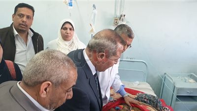 أول صور لإسعاف طالبات الاختناق بسبب 