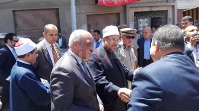 وزيرا الأوقاف والآثار يصلان رشيد لافتتاح مسجدي زغلول والسماحي (صور)