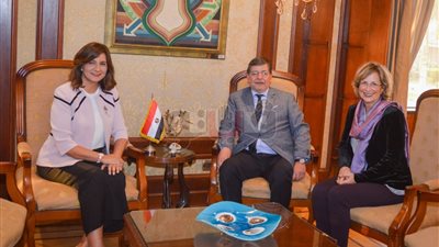 وزيرة الهجرة تستقبل حفيد محمد صدقي أول طيار مدني وأحد رموز المصريين بالخارج