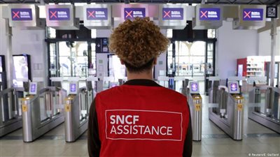 إضراب عام يشل حركة البلاد في فرنسا