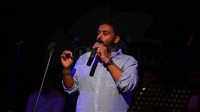 ليلة شعر وغناء مع عمرو حسن في الساقية