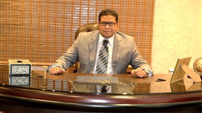 «داكر»: المستثمرون الأجانب يتسارعون للفوز بمشروعات محور القناة